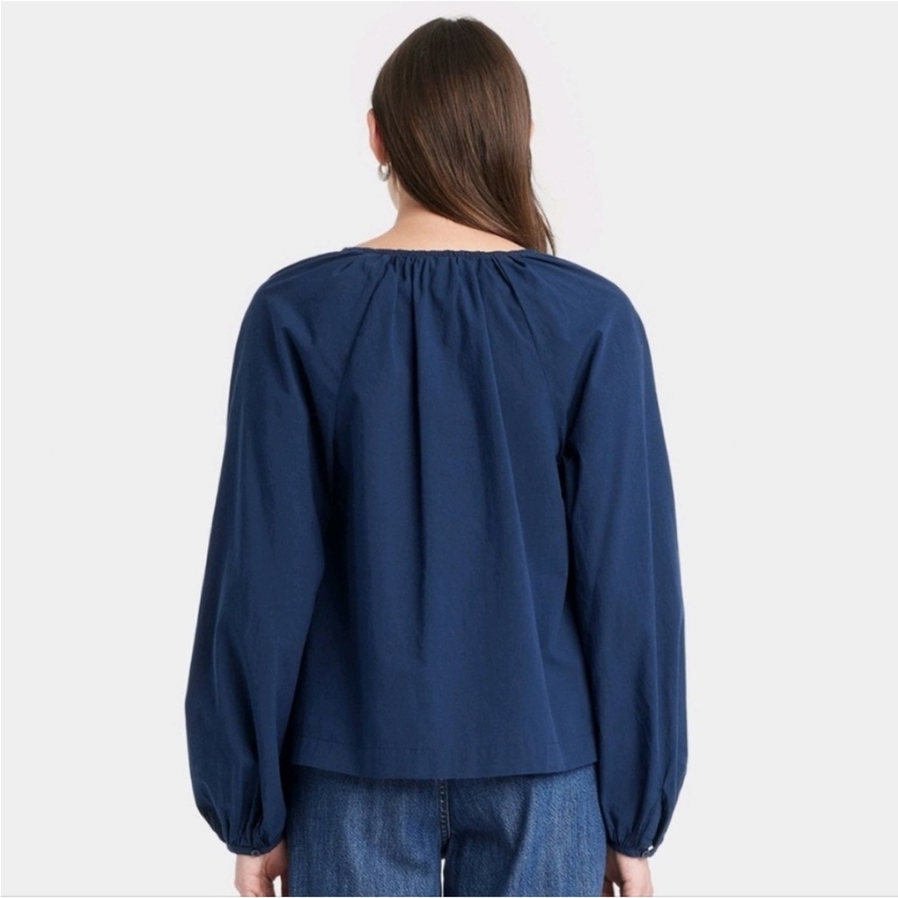 Universal Thread White Women's
Button Down Balloo… - image 2